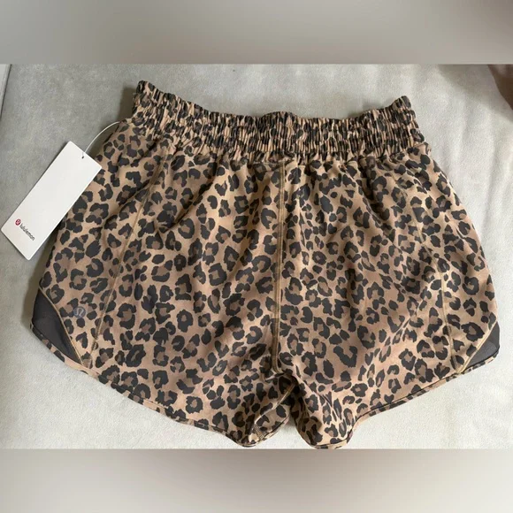 lululemon Hotty Hot HR Leopard Print Shorts - 4” - size 8 - Picture 2 of 3